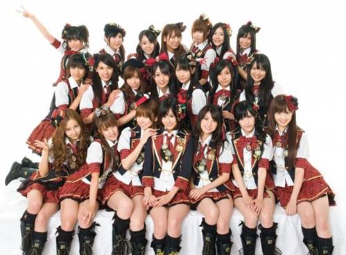 日本职业棒球开幕赛 少女组合AKB48领唱日本