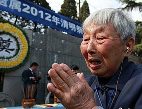 南京大屠杀幸存者祭拜