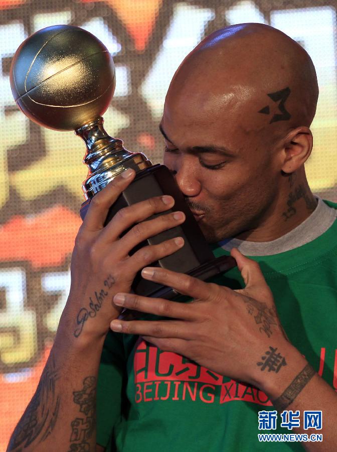 �����ﱻCBA����������ѡΪ�ܾ���MVP