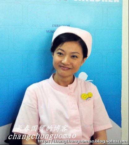 <em>姜昆</em>33岁<em>女儿</em>曝光 涉足影视圈扮漂亮护士_伤口