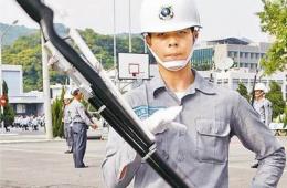 台湾帅气礼兵引关注