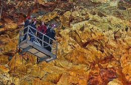 冰岛推火山内部探险之旅