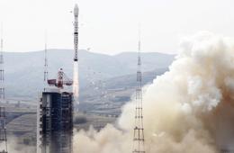 中国成功发射一箭双星