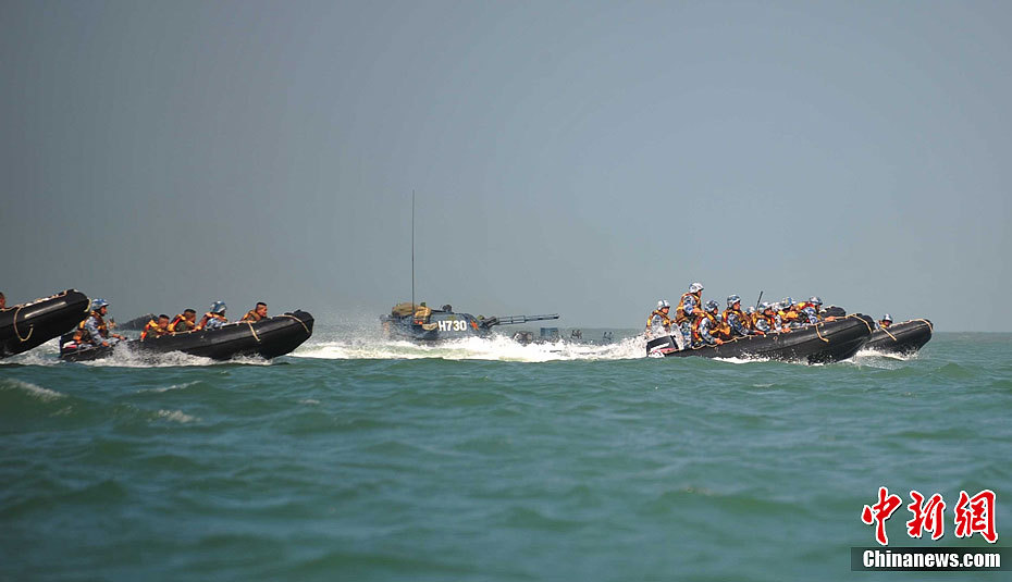 5月24日，“蓝色突击-2012”中泰海军陆战队联合训练在汕尾海域举行两栖登陆战术协同训练和反恐破袭战斗针对性训练。