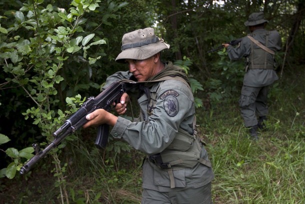 委内瑞拉派军队抓毒贩