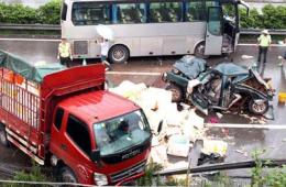 成渝高速发生惨烈车祸