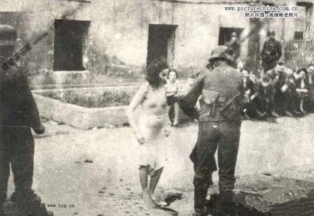 战争中受尽蹂躏的女性