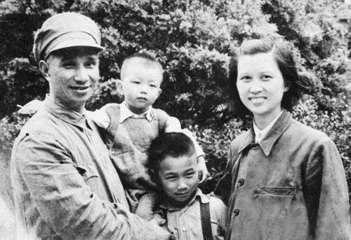 <em>开国大将的</em>漂亮妻子_历史_环球网