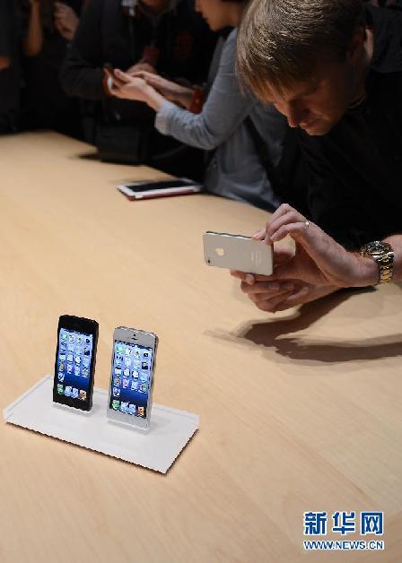 苹果官方:iphone5屏幕扩大至4英寸,容5行图标