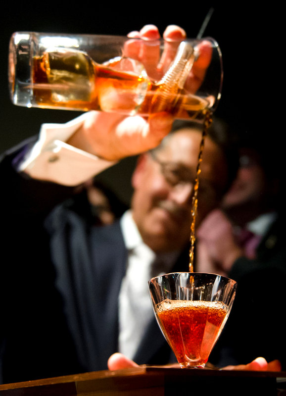 英国出售世界最贵鸡尾酒 每杯售价5500英镑