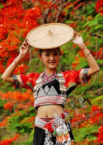 美丽花腰傣族女民兵能文能武_军事_环球网