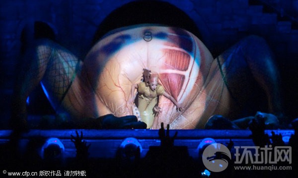 Gaga个唱从<em>女性生殖器</em>中爬出致敬生命_娱乐_