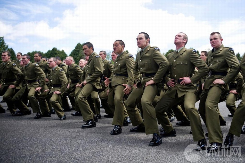 新西兰士兵典礼跳起毛利战舞