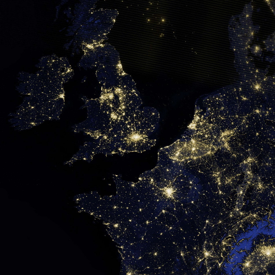 NASA公布迄今为止最清晰夜晚地球卫星照片
