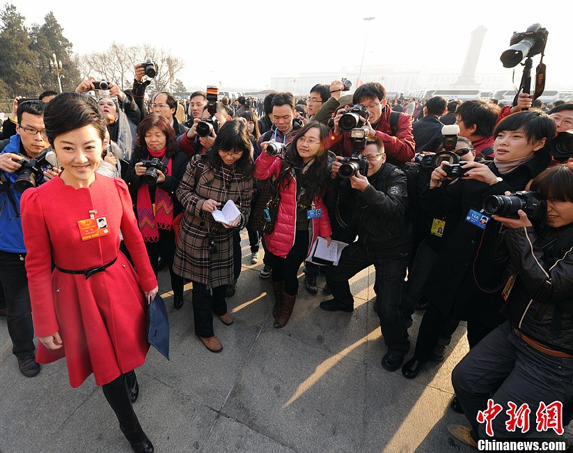 陕西45岁女代表孙维图片