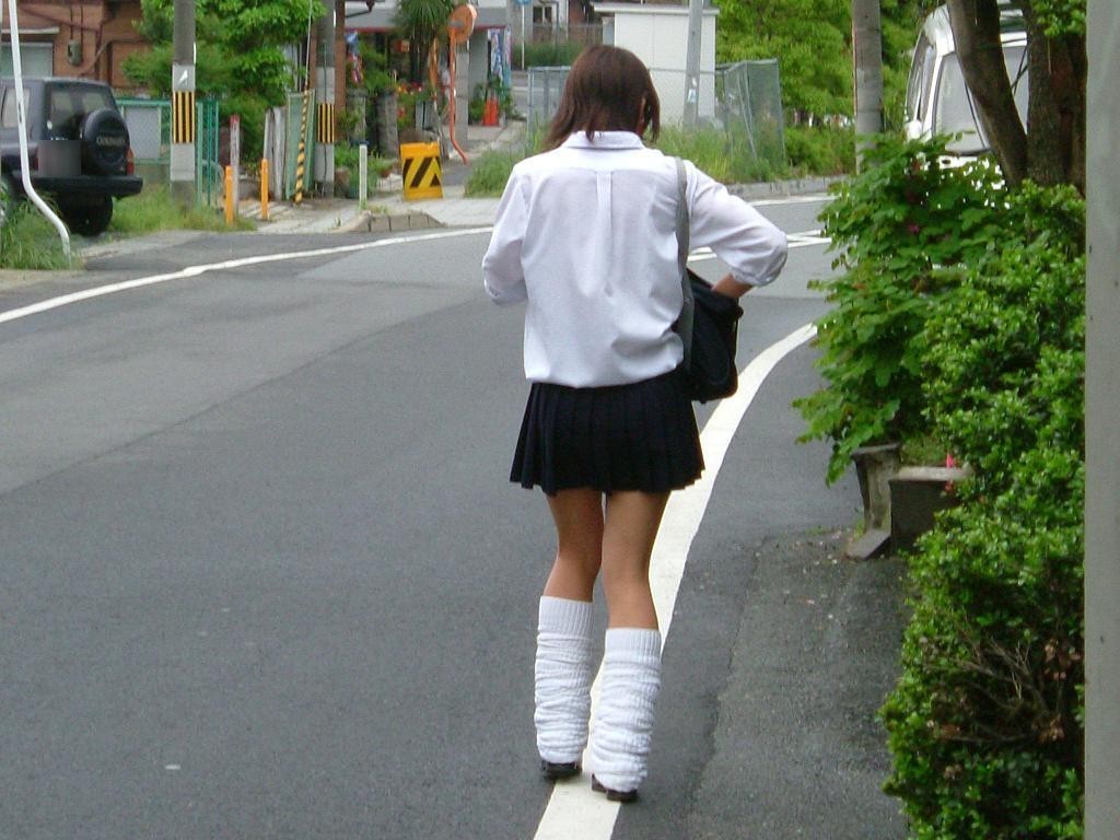 日本滋贺县女生裙子被指过短导致色狼剧增_国际