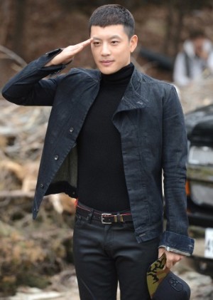 29岁韩星<em>se7en</em>入伍+<em>女友</em>朴寒星忙拍戏未送行