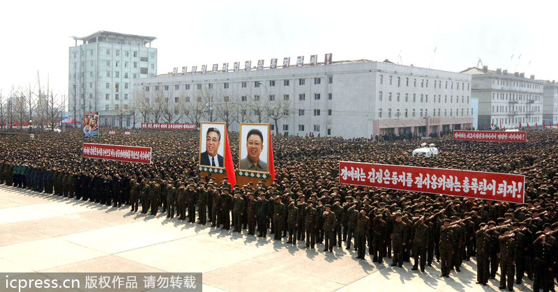 當地時間2013年4月3日，朝鮮平壤，軍人大集會，支持最高司令部。