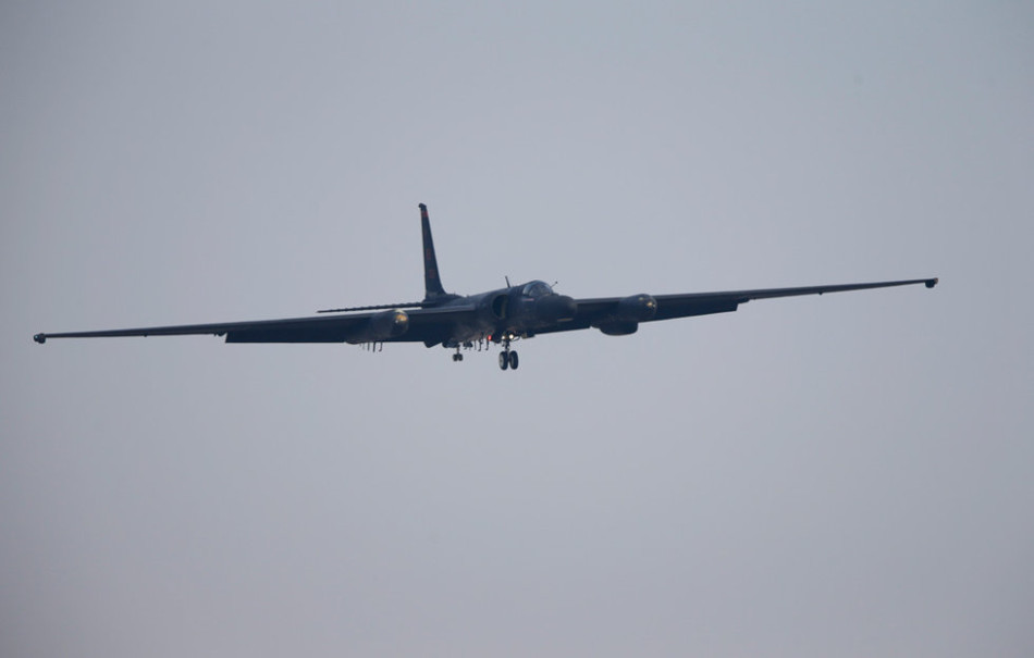 4月3日，准备降落在乌山基地的U-2高空侦察机