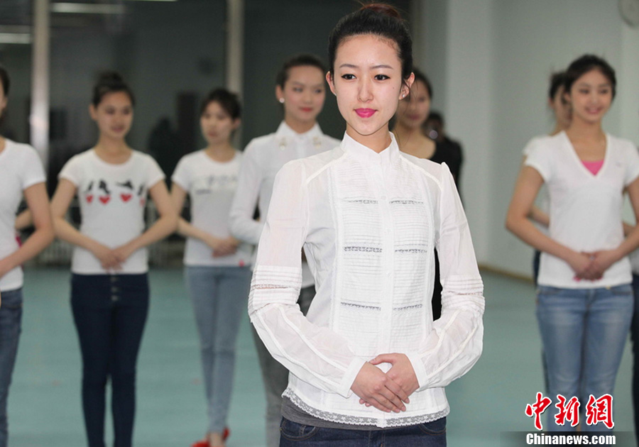 沈阳全运颁奖礼仪图片