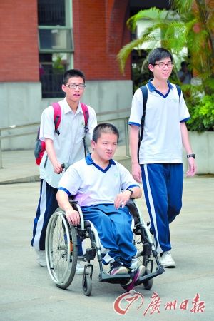 高考<em>男生后脑勺</em>剃GK必胜为本身加油(图)_男