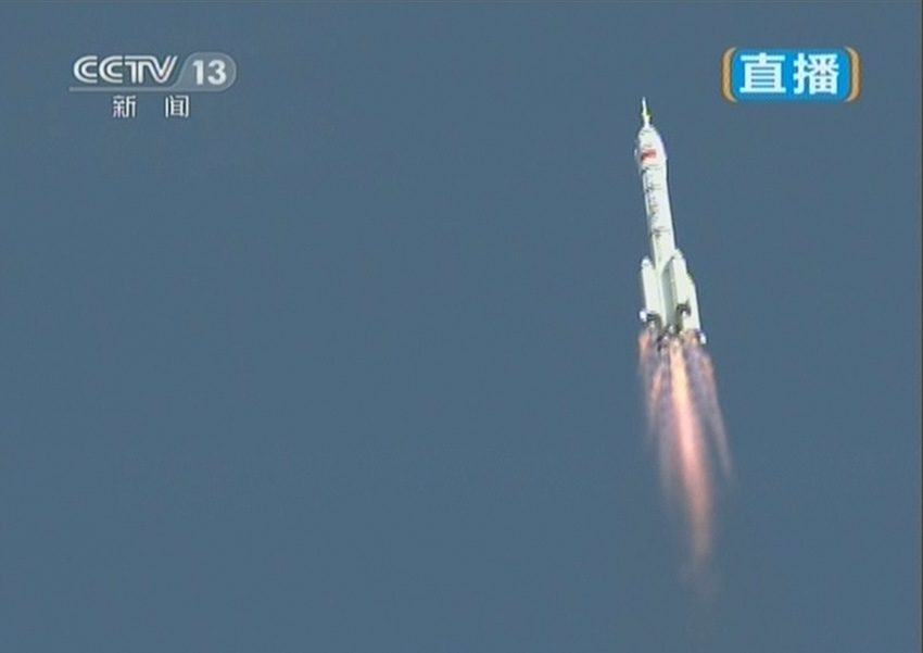 神舟十号飞船发射升空图片