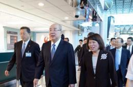 吴伯雄代表马英九访京 第6度率团登陆