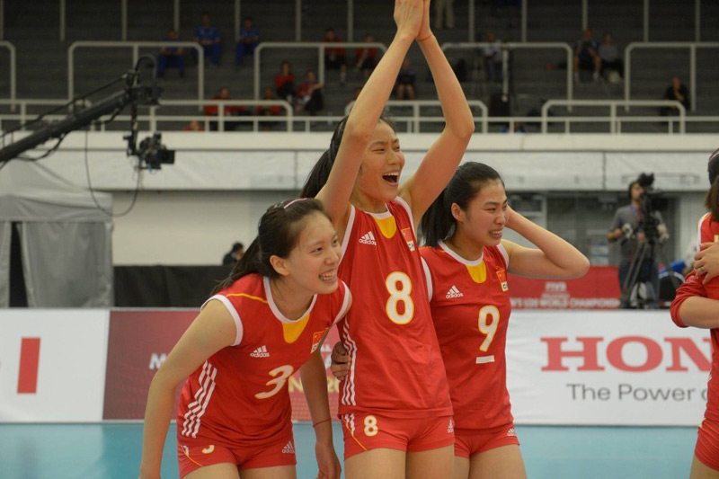 女排世青赛:中国3-0日本 18年后再夺冠(图)