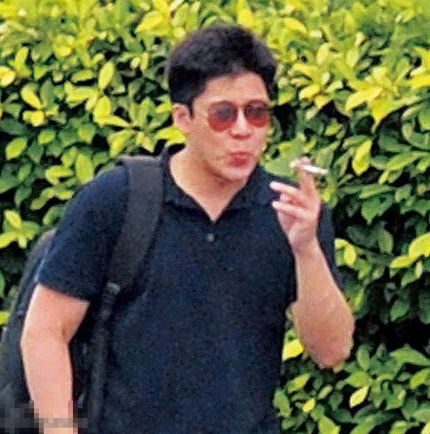 郭晶晶挺大肚游泰国图片