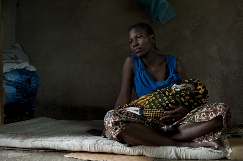 坦桑尼亚<em>未成年少女</em>妈妈纪实_<em>图片</em>_环球网