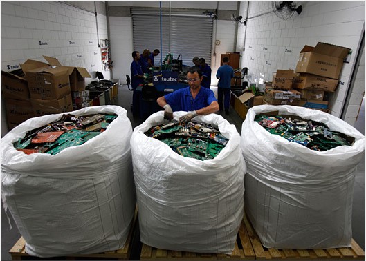 电子垃圾回收产业的隐秘世界