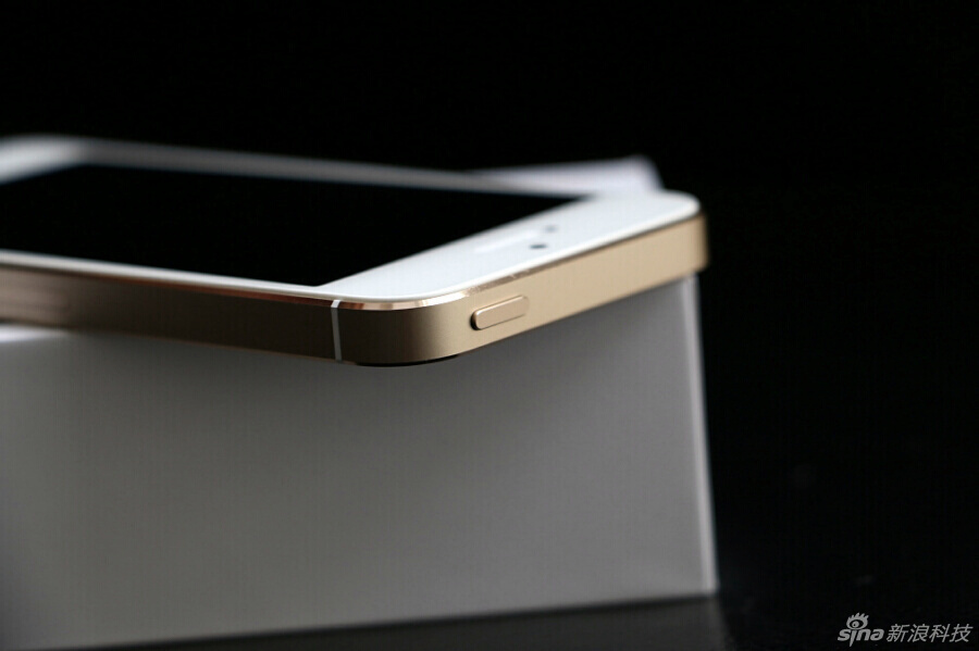 苹果新机来了 iPhone 5s/5c行货版开箱图赏