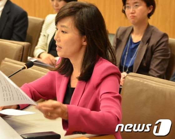 韩高官联大批安倍<em>女性人权</em>论 促其勿忽视慰安