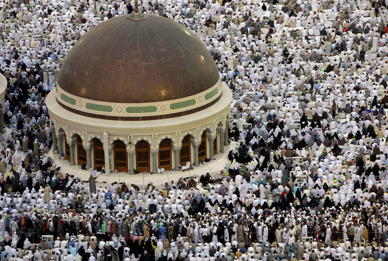 全球穆斯林齐聚沙特朝圣麦加大清真寺水泄不通_国际新闻_环球网