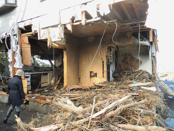 台风“韦帕”肆虐日本 伊豆大岛暴雨致18人死亡