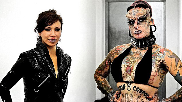 墨西哥<em>女子纹身</em>植异物变身吸血鬼_图片_环球