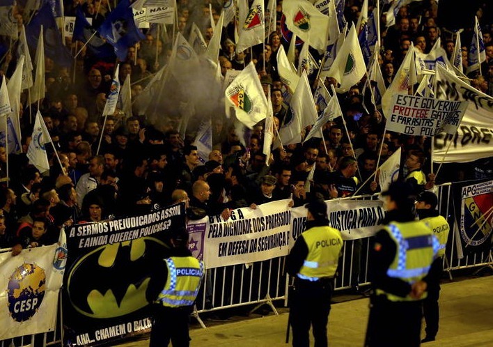 数千葡萄牙治安人员走上街头 抗议严苛新措施