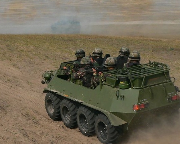 我国新型全地形车“车小火大”