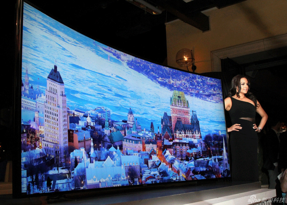 三星全球首发105英寸4K超高清曲面电视