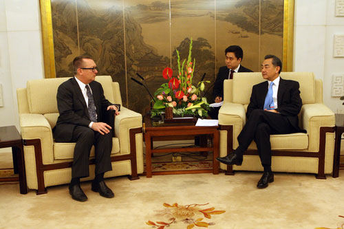 王毅外长会见联合国政治事务副秘书长费尔特曼