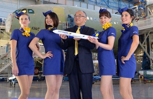 日本天马航空新制服惹<em>争议</em>超短裙或诱发性骚扰
