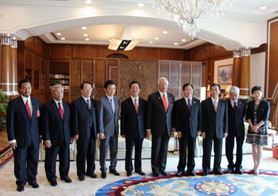 驻马来西亚大使黄惠康晤纳吉布总理谈厦门大学