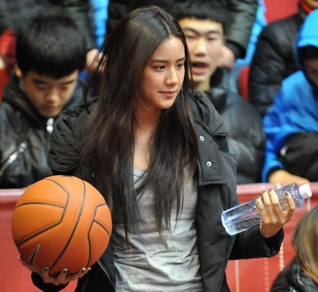 <em>四川</em>队张宗宪混血<em>女友</em>经常