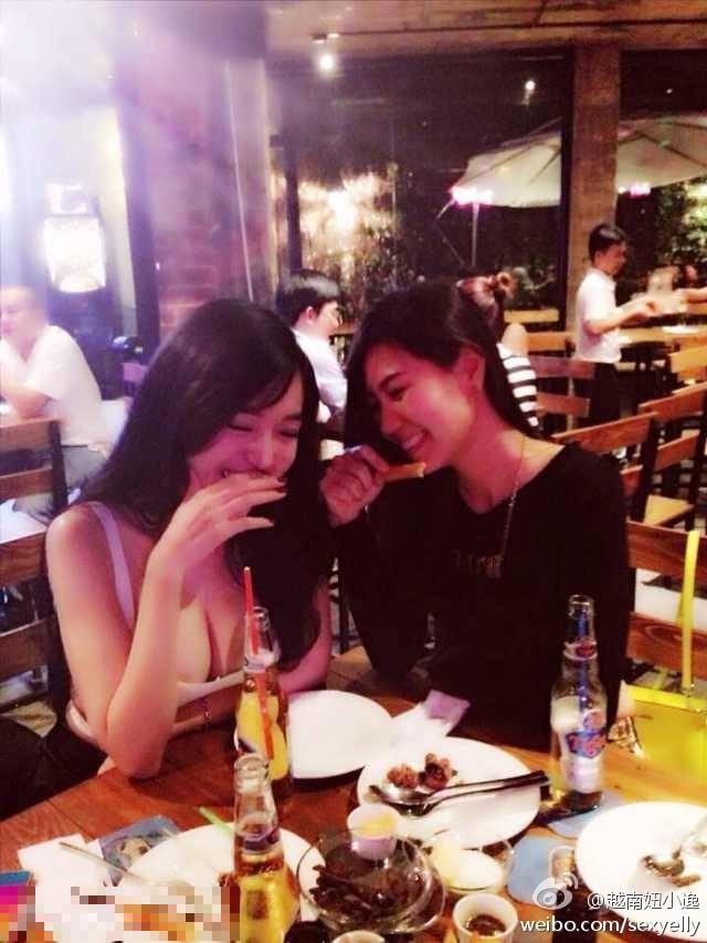 <em>越南美女</em>小逸晒比基尼私照 大秀童颜好身材_博