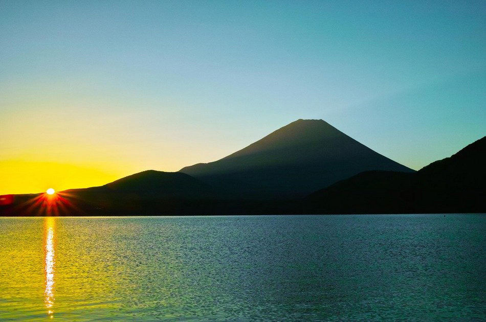 日本摄影师镜头下的多面富士山(高清组图)