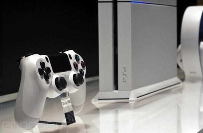 索尼E3 2014发布冰川白PS4 高清图赏