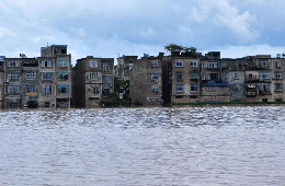 广西宁明明江出现超警戒水位 县城部分地区被水淹没