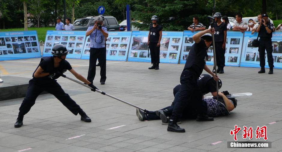北京21家医院配钢叉等防暴装备