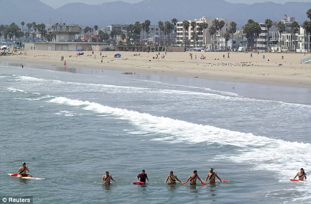 洛杉矶沙滩14人遭雷击1人遇难