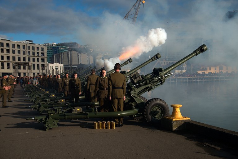 新西兰一战百年纪念日举行庆典 鸣响百枚礼炮